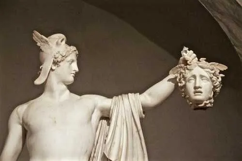 Persée tranchant la tête de Méduse